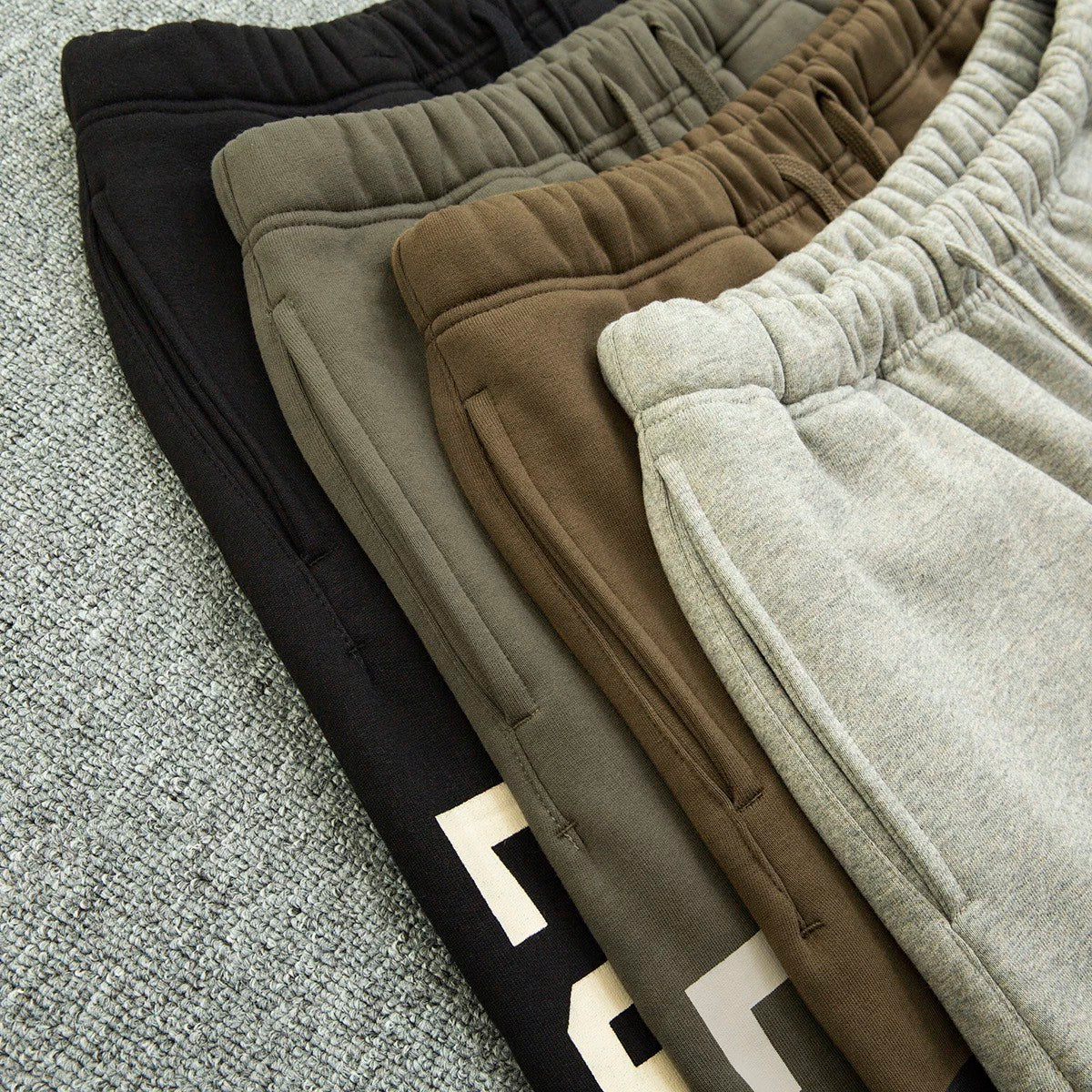 Fear of God ESSENTIALS Baggy Sweatpants